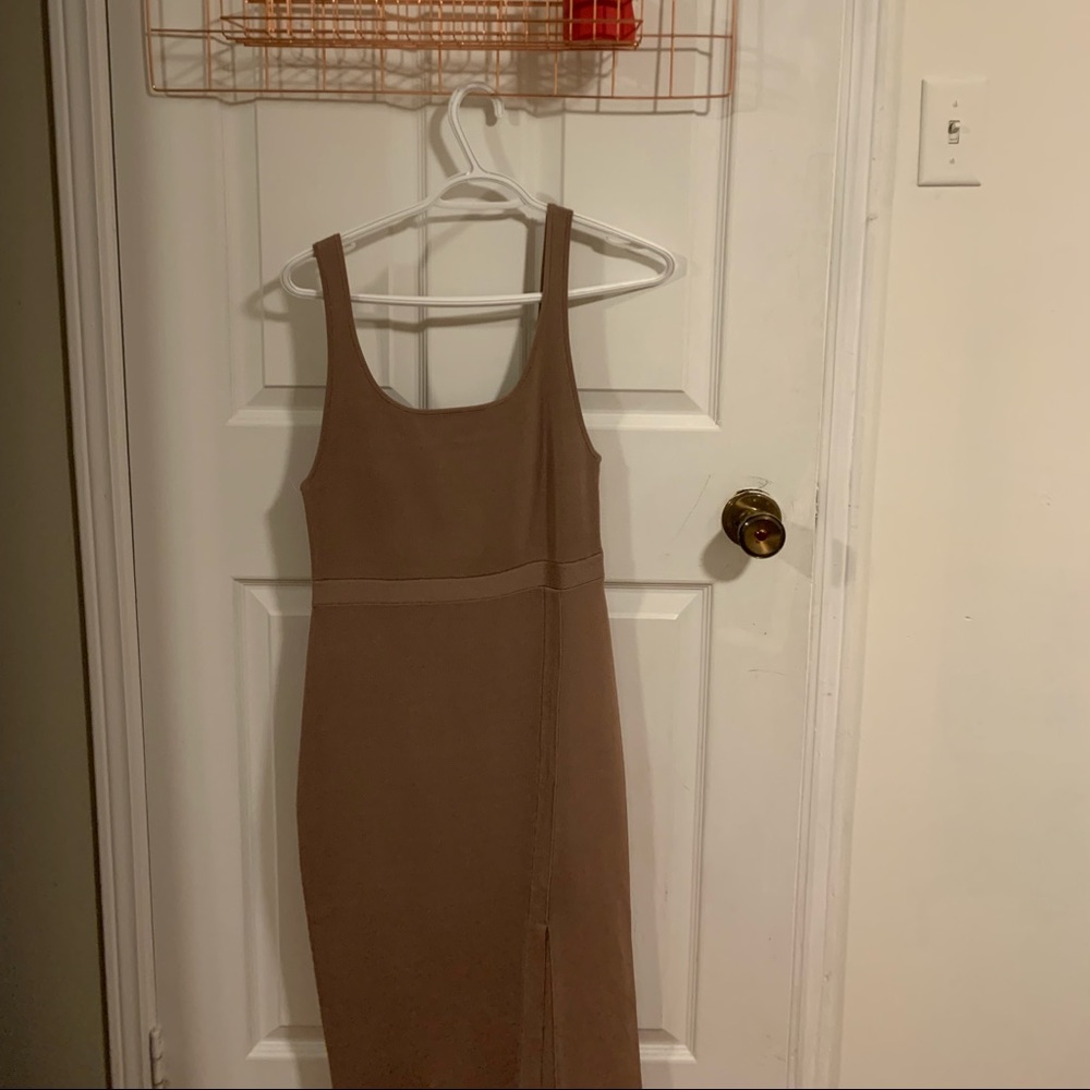 Never Worn - Bodycon Dress - Babaton